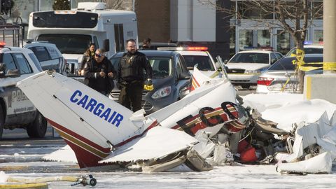Авиакатастрофа в Канаде: два самолета столкнулись над торговым центром