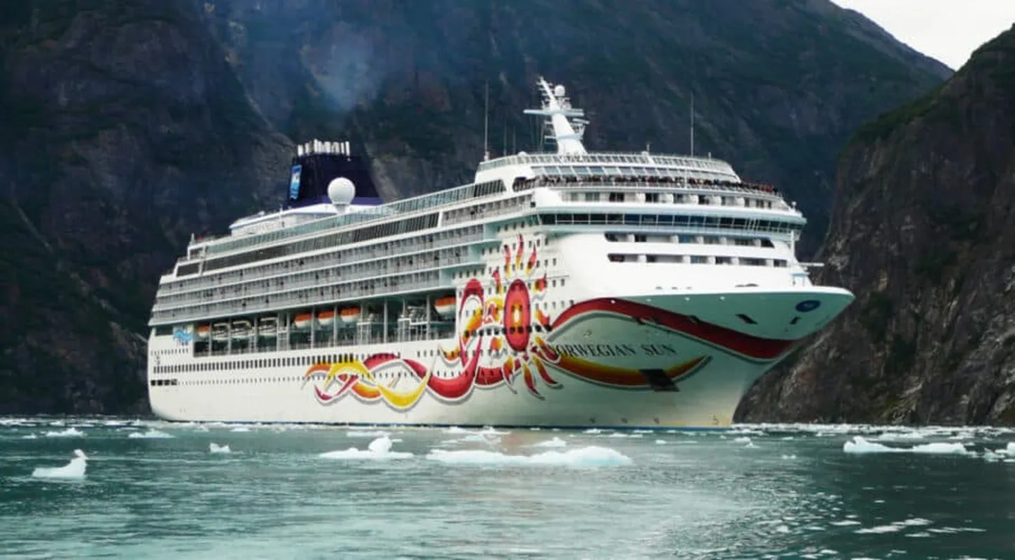 Ristluslaev Norwegian Sun