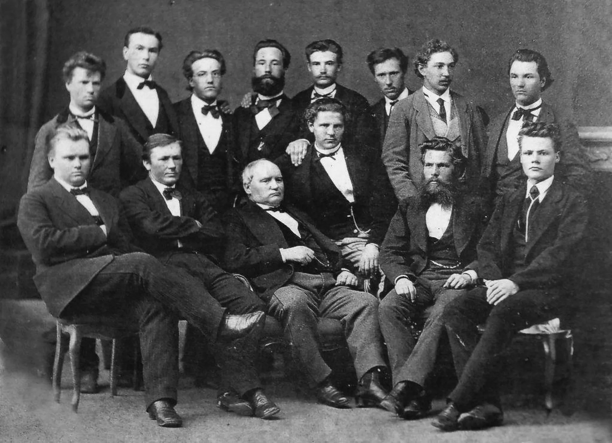 Jannsenite Tartu kodust sai rahvusliku liikumise juhtide kohtumispaik. Vanemuise seltsis pandi alus Eesti rahvuslikule teatrile.
