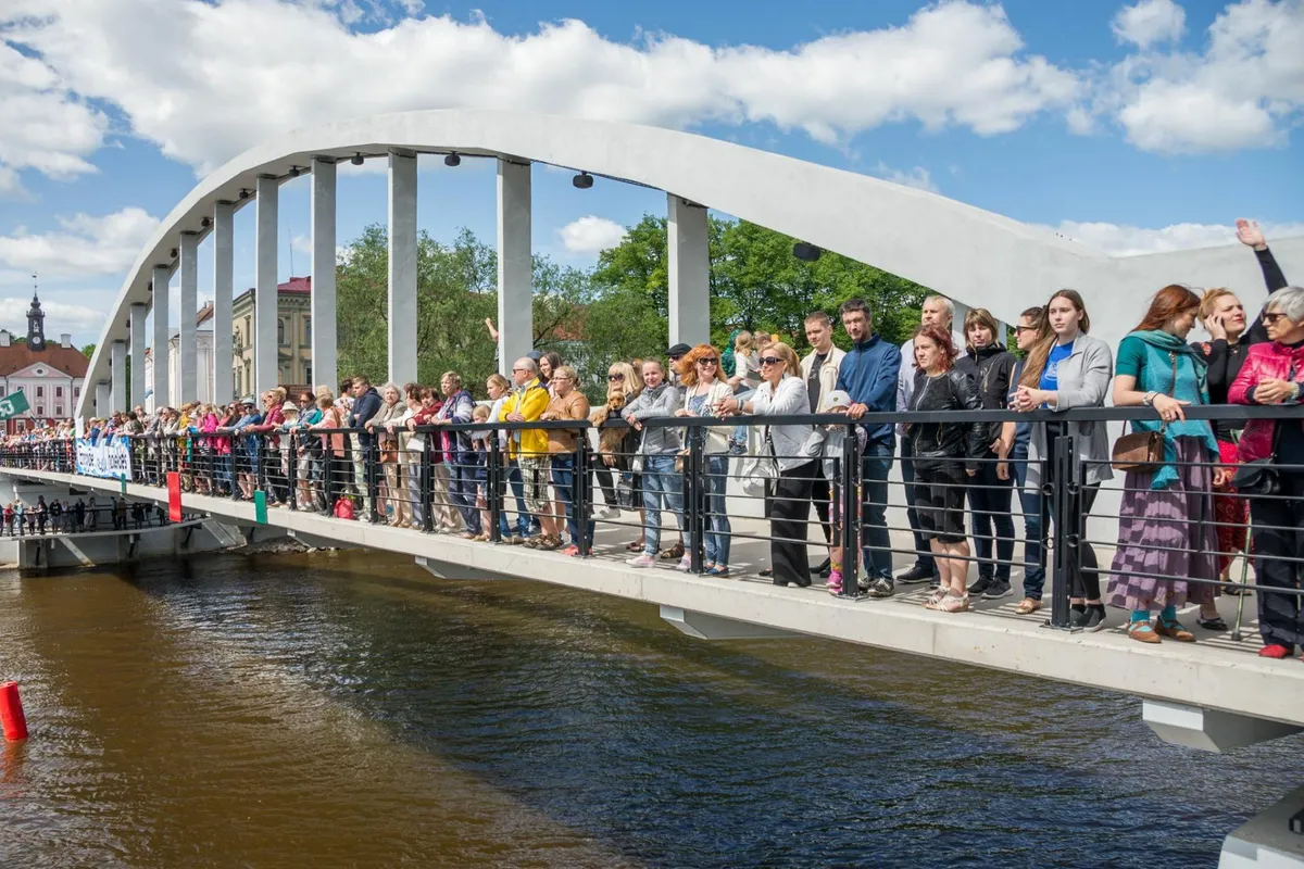 Emajõge reostava tselluloositehase rajamisele õnnestus rahva abiga pidurit tõmmata.