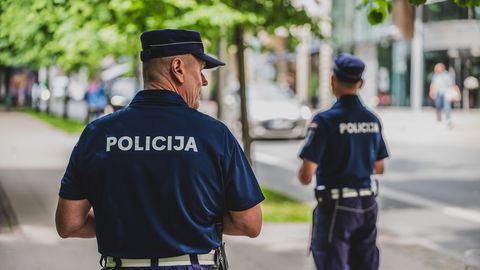 Sāk kriminālprocesu par migrantu iespējamu seksuālu uzmākšanos sievietei Rīgas centrā
