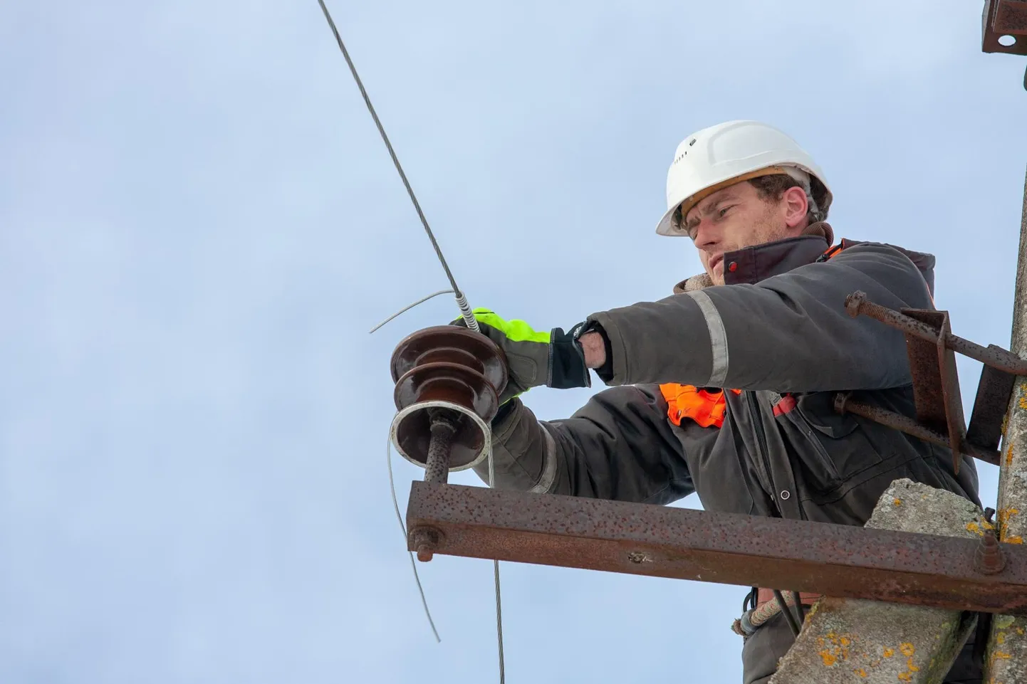 Pärnumaal pakutakse muude ametite esindajate kõrval tööd elektrikule.