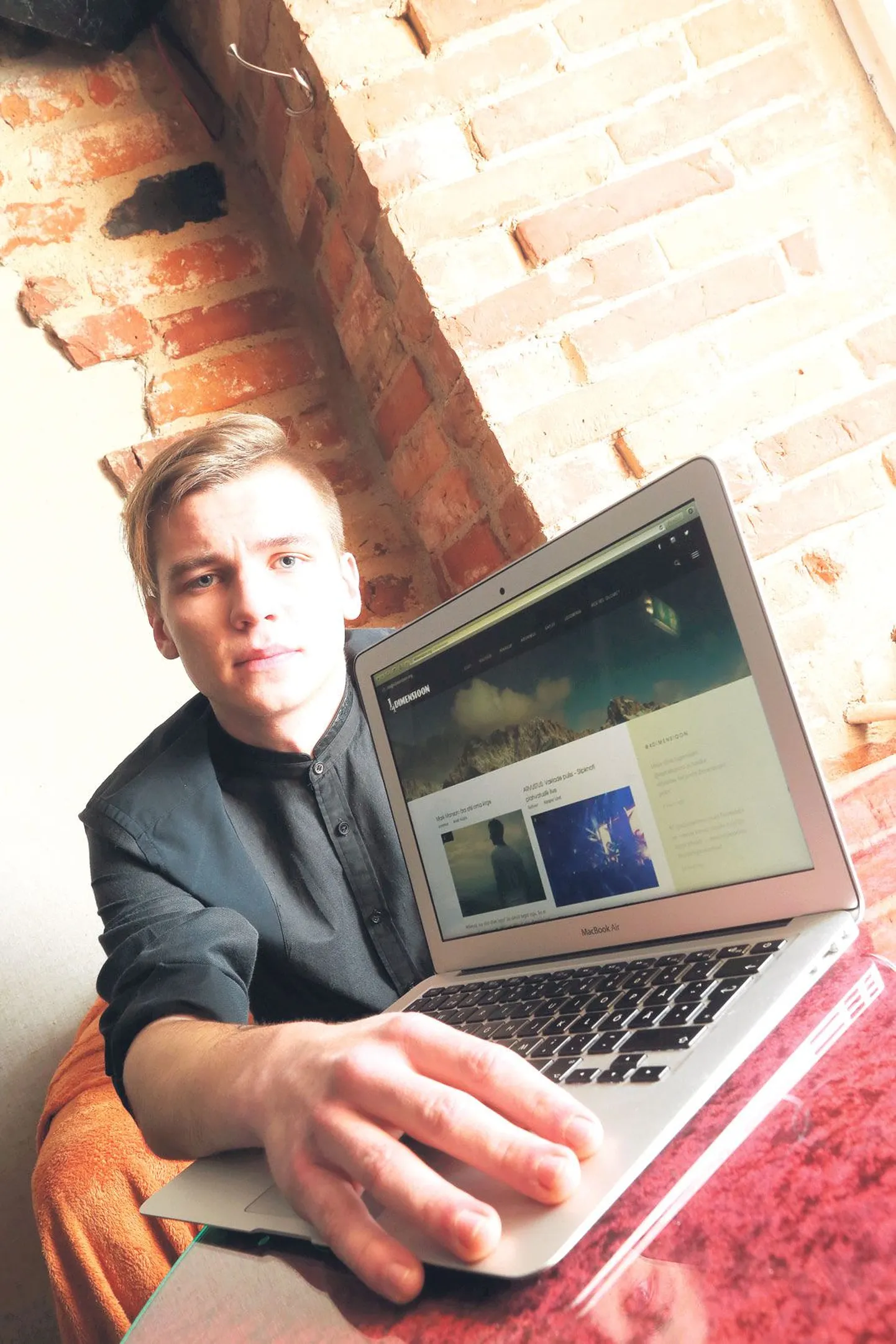 Margus Hanno Murakas lõi portaali Neljas Dimensioon, et ajakirjandustudengid saaksid kirjutada värskelt ja rikkumata.