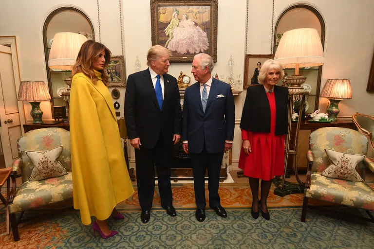 Donald ja Melania Trump koos prints Charlesi ja Camilla Parker-Bowles.