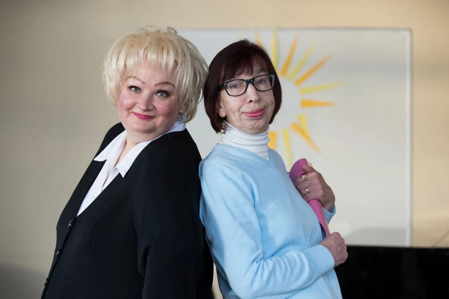 Pille Pürg ja Anne Paluver neljapäeva hommikul Salme keskuse proovisaalis.