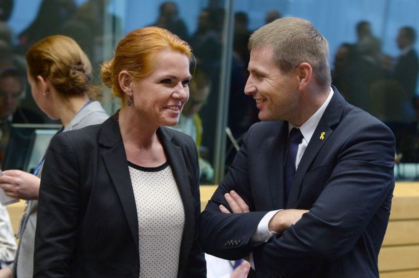 Vestlushoos on Taani immigratsiooni-, integratsiooni- ja eluasememinister Inger Strøberg ja Eesti siseminister Hanno Pevkur.