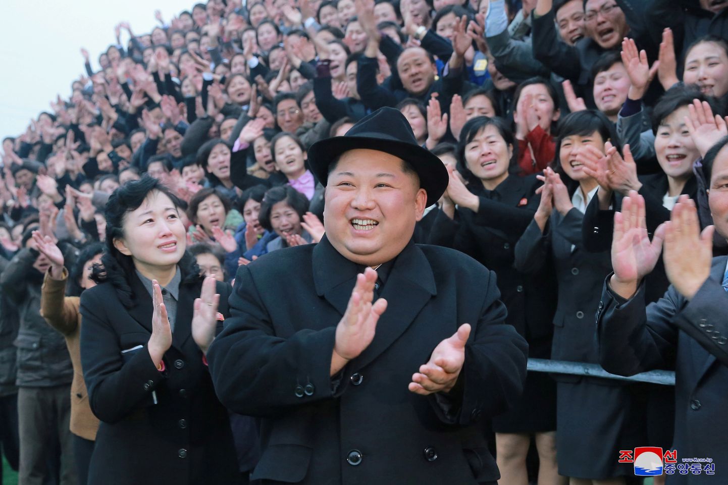 Kim Jong-un Põhja-Korea rahvaga.