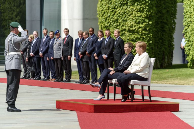 Merkel ja Mette Frederiksen Berliinis toimunud tseremoonial.