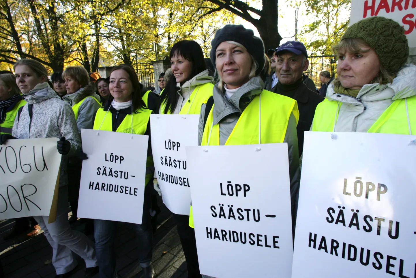 Õpetajate meeleavaldus Toompeal 2011. aastal.