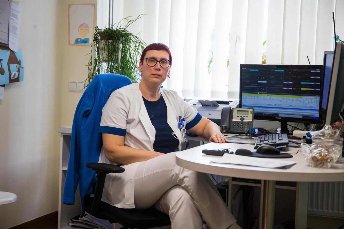 Aile Kaasik võtab Rakvere haiglast lahkumise järel aja korralikult maha.