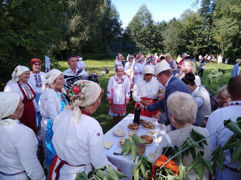 Uudseleiva õnnistamine enne pidusöömaaja algust kultuuripealinnas Untšos Marimaal 2019. aastal.