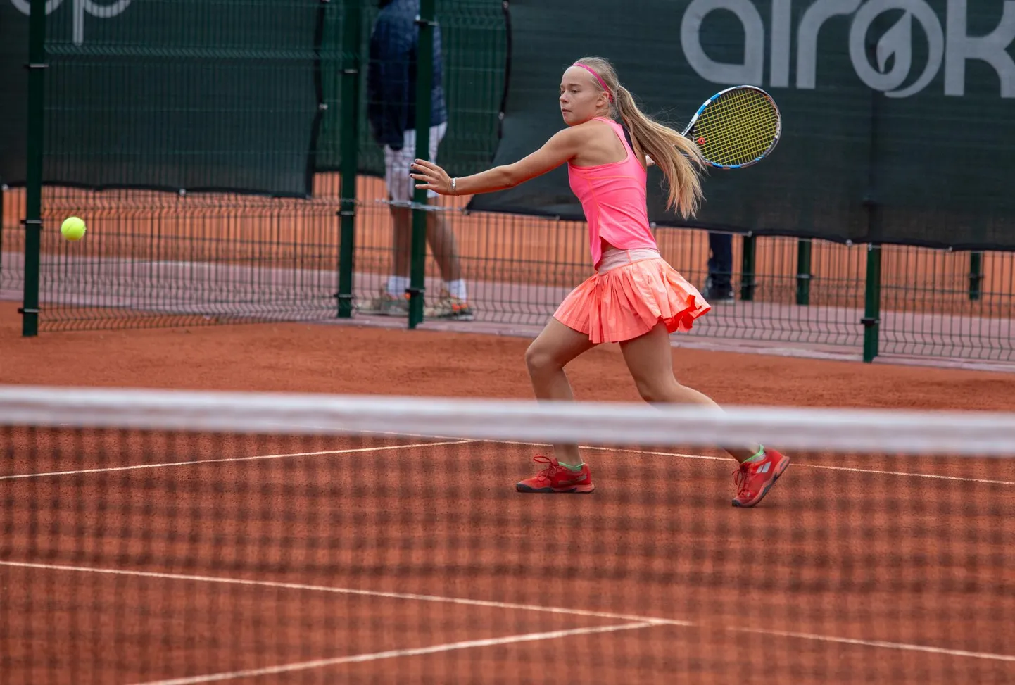 Viljandi tenniseklubis treeniv Brit Martin on 2020. aastat alustanud hoogsalt: Tennise Europe&#39;i U-14 vanuseklassi arvestuses on ta praegu neljas reket.