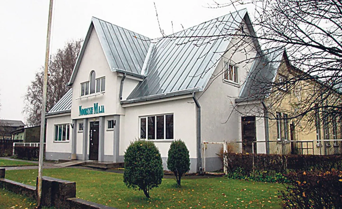 Nooruse maja on üks Rääma sümboleid ja kohalikke kultuurikoldeid.