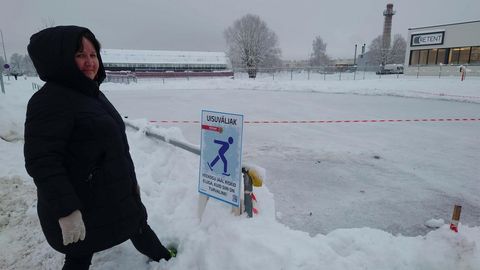 Eesti suurima lumememme ehitaja ja uisuväljaku rajaja läksid lume pärast tülli