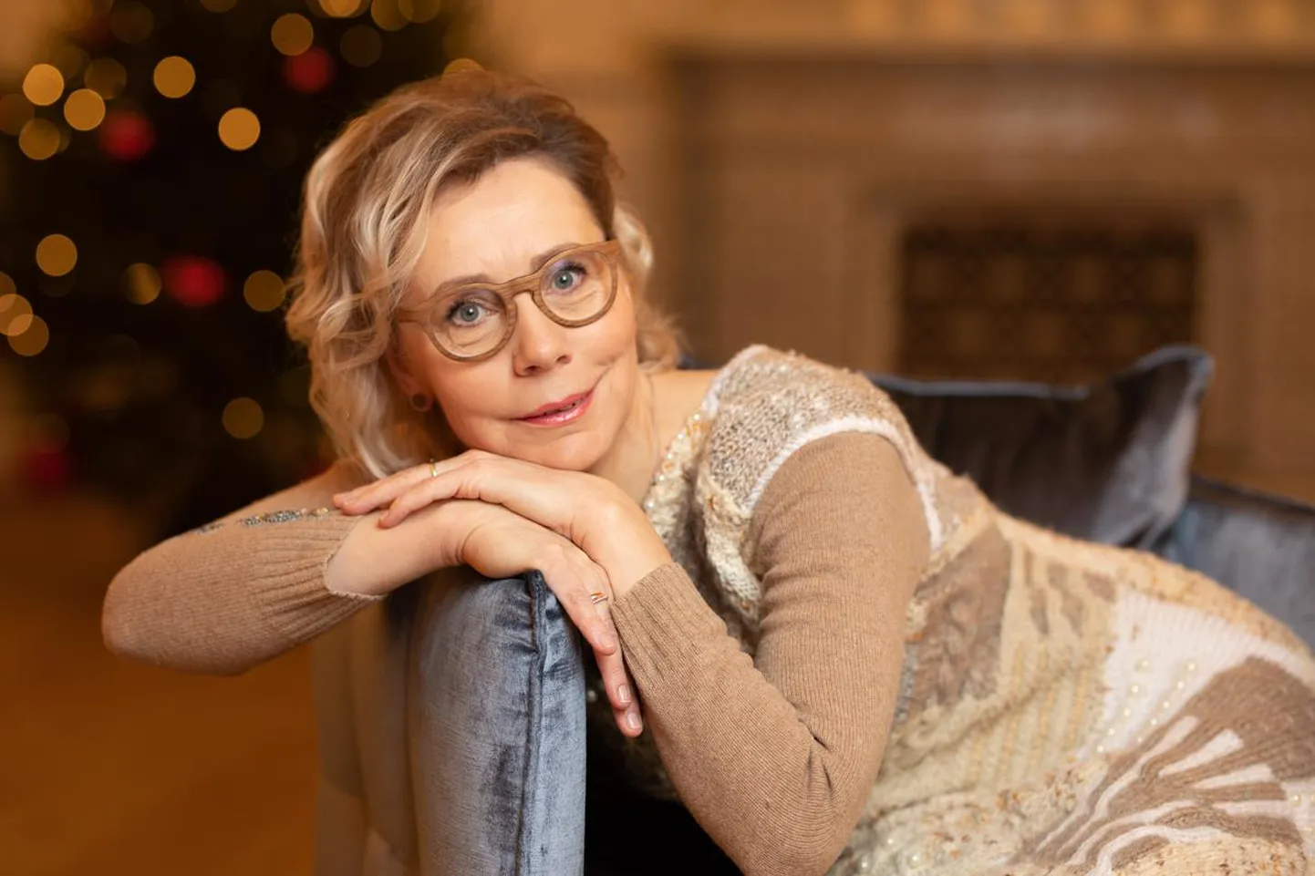 Tiina Mälberg esitab raamatukogus Tõnu Õnnepalu luulet.