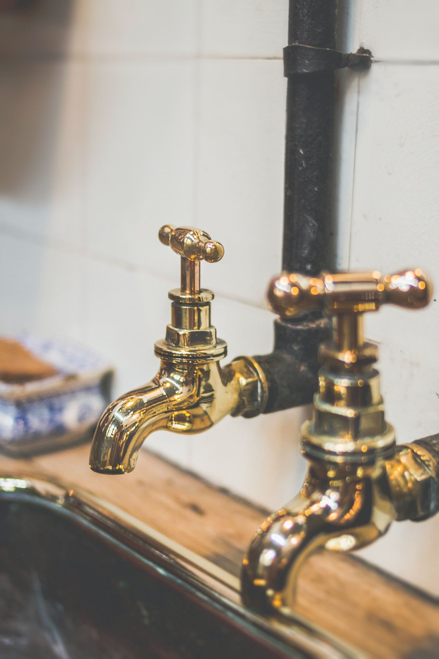 Torustike desinfitseerimise või joogivee kvaliteedi säilimise küsimustes tuleb ühendust võtta kohaliku veekäitlejaga, kellel on süsteemide puhastamiste osas pikaajalised kogemused.