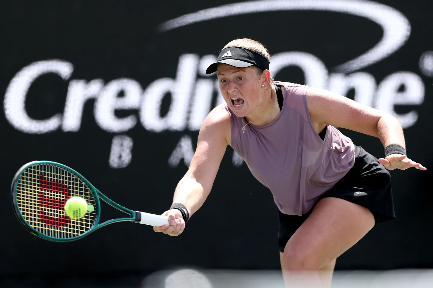 Latvijas tenisiste Aļona Ostapenko