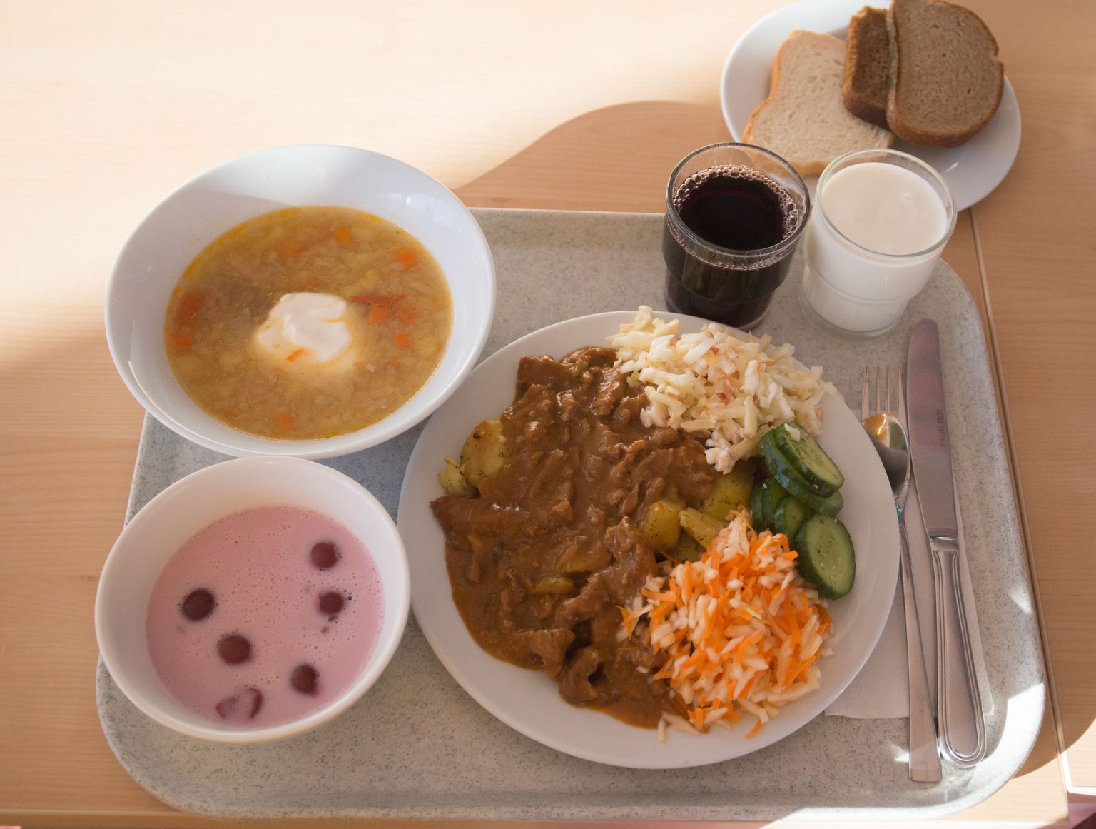 Kaitseväes saab lõunaks supist, praest ja magustoidust koosneva korraliku kolmekäigulise söögi.