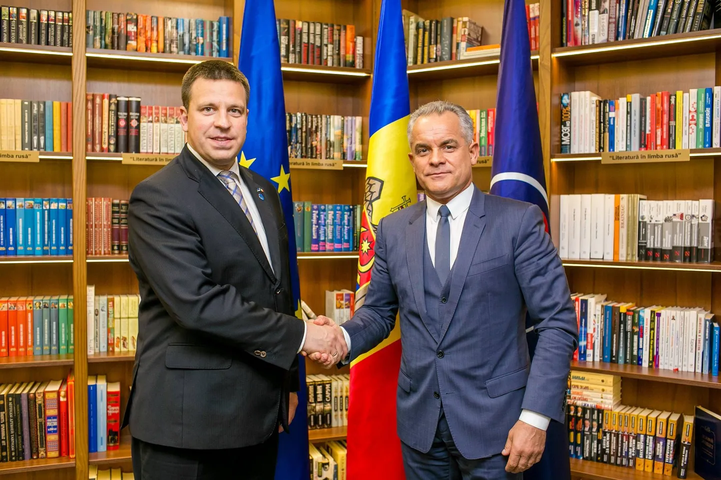 Moldova oligarh Vladimir Plahotniuc jagas sotsiaalmeedias pilte kohtumiselt Eesti peaministri Jüri Ratasega, kellega tema sõnul räägiti sellest, mida Moldova on riigi edasise arengu nimel seni teinud.