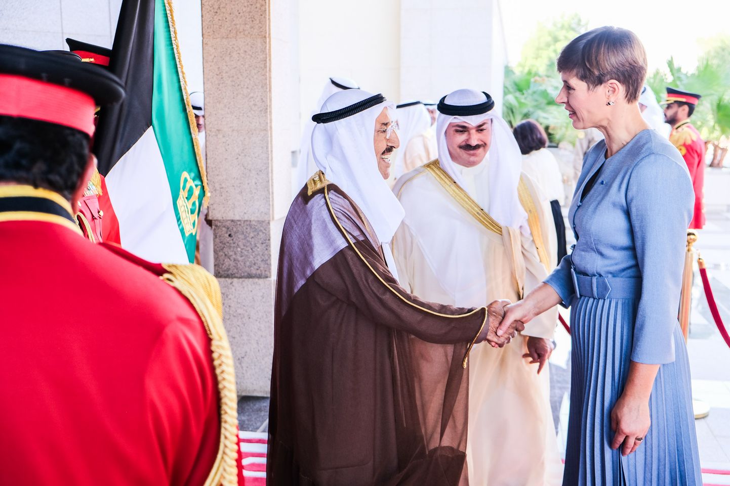 Kersti Kaljulaid arutas Kuveidi emiiriga koostöövõimalusi ÜROs ning ärivõimaluste avardamist.