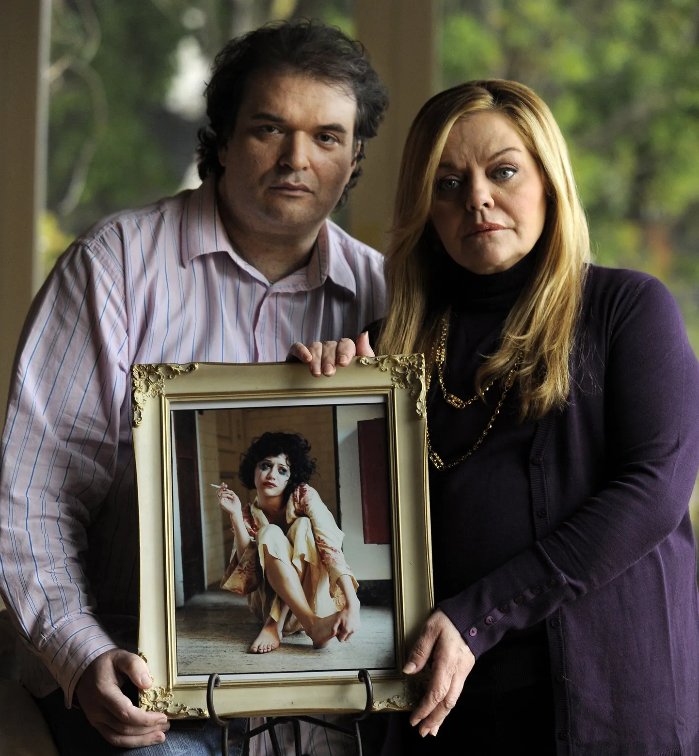 Brittany Murphy abikaasa Simon Montjack ja ta ema Sharon Murphy koos tema fotoga