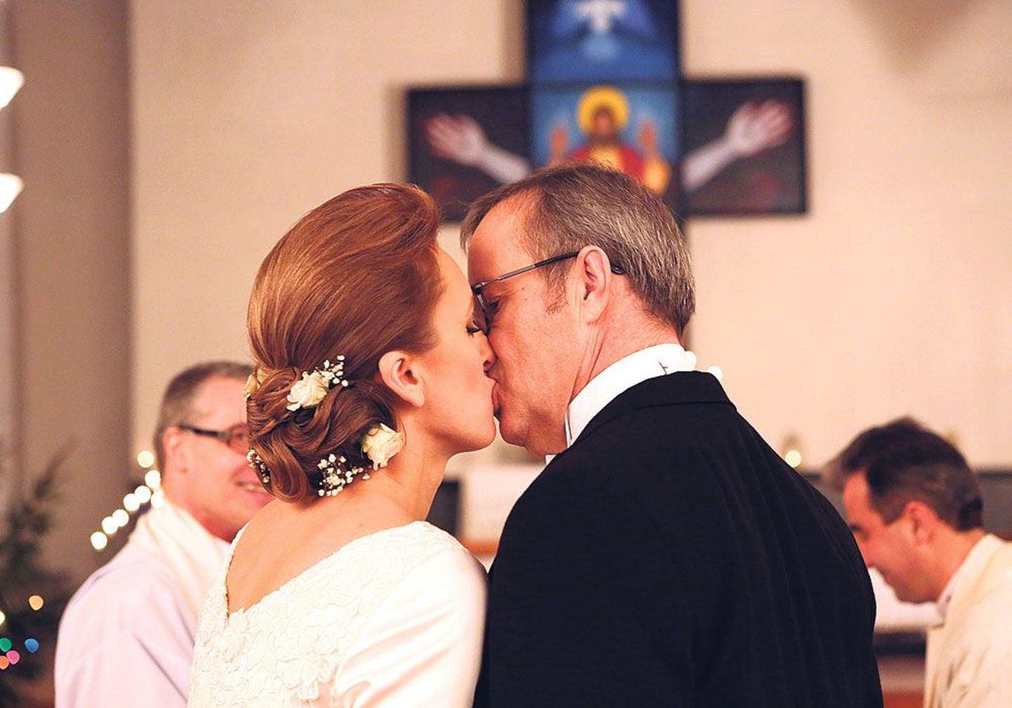 Церемонию церковного брака в церкви Святой Анны провели священнослужители Марко Тийтус и Кристс Калниньш.