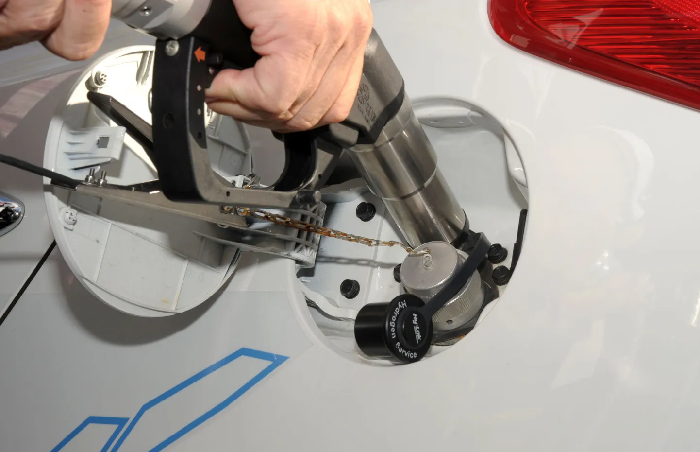 Auto tankimine vesinikuga.