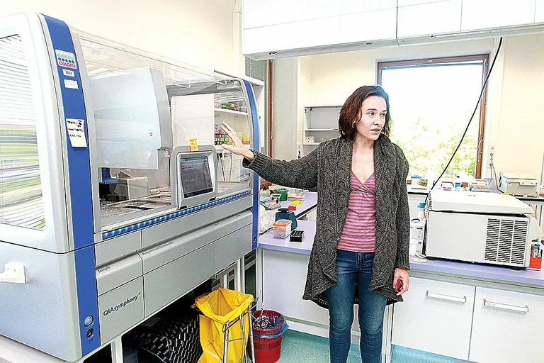 Immuunanalüüsi osakonna laborispetsialist Riin Tamm.
