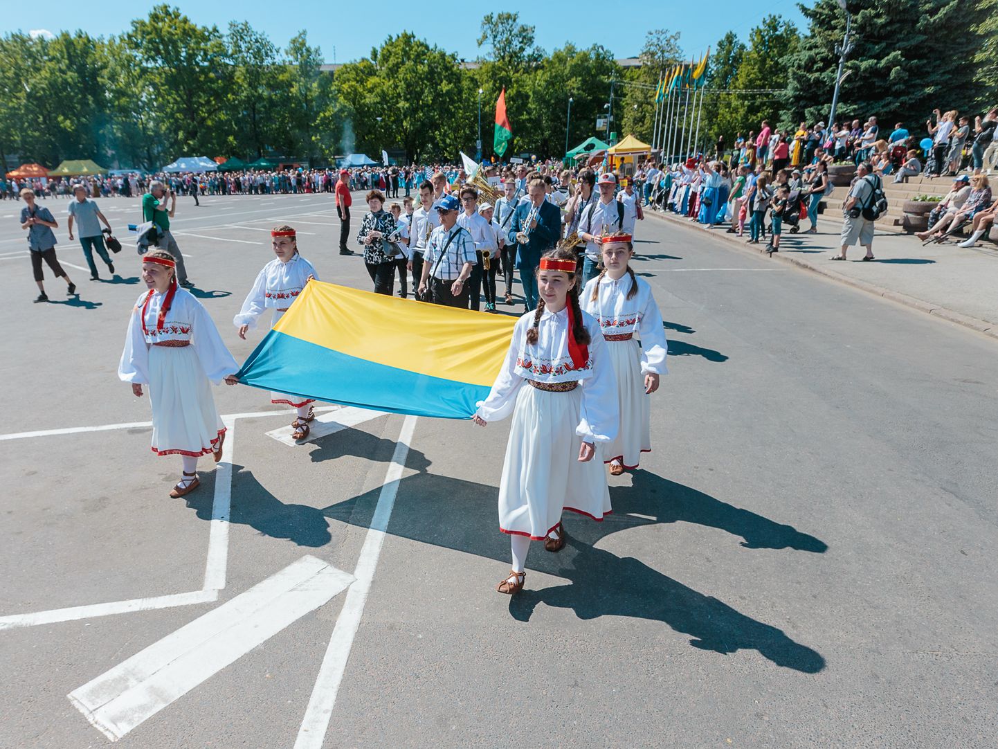 Празднование Дней города на Петровской площади Нарвы в 2018 году.