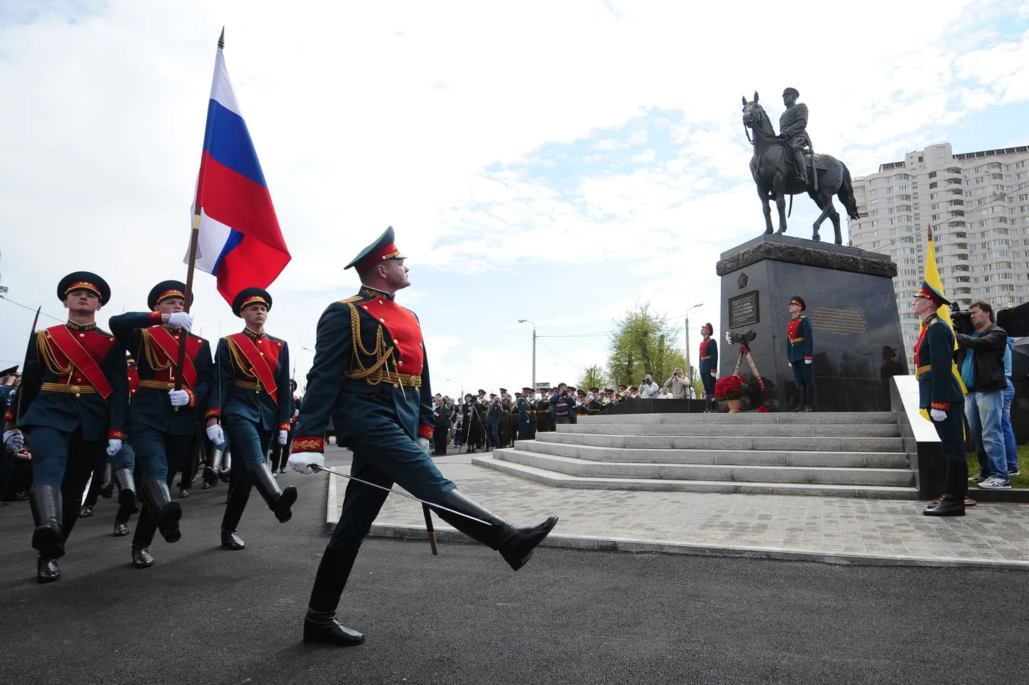 Sel nädalavahetusel avati Venemaal Volgogradis pidulikult Teises maailmasõja väejuhi Konstantin Rokossovski ratsamomument.