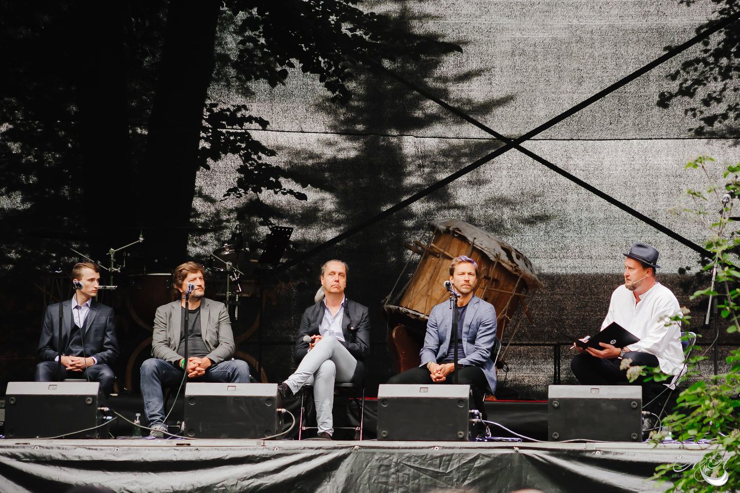 Vestlusringis osalesid Karel Simson (vasakult), Rein Järvelill, Juha-Matti Aronen, Juhan Lepassaar ja Jaanus Rohumaa