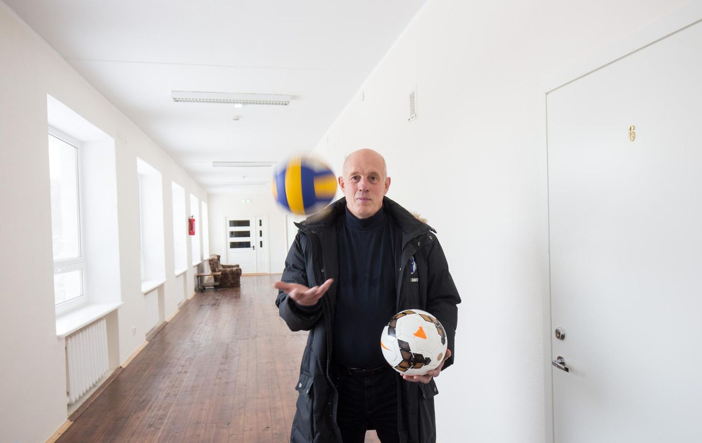 Tääksi spordiklubi juht Toomas Aavasalu kogub septembris klubis tööle asunud Ukraina jalgpallitreeneri kodulinna elanikele annetuste toel abi, mille ta koos pojaga detsembris kohale viib.