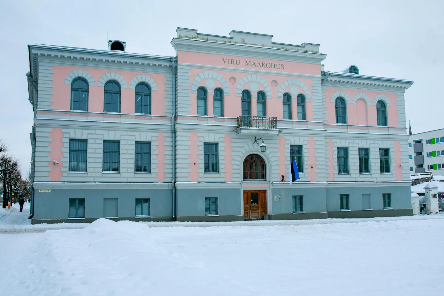 Viru maakohtu Rakvere kohtumajas peaks eeloleval esmaspäeval astuma seadusesilma ette Vinni valla endine jurist Kersti Vilbo.