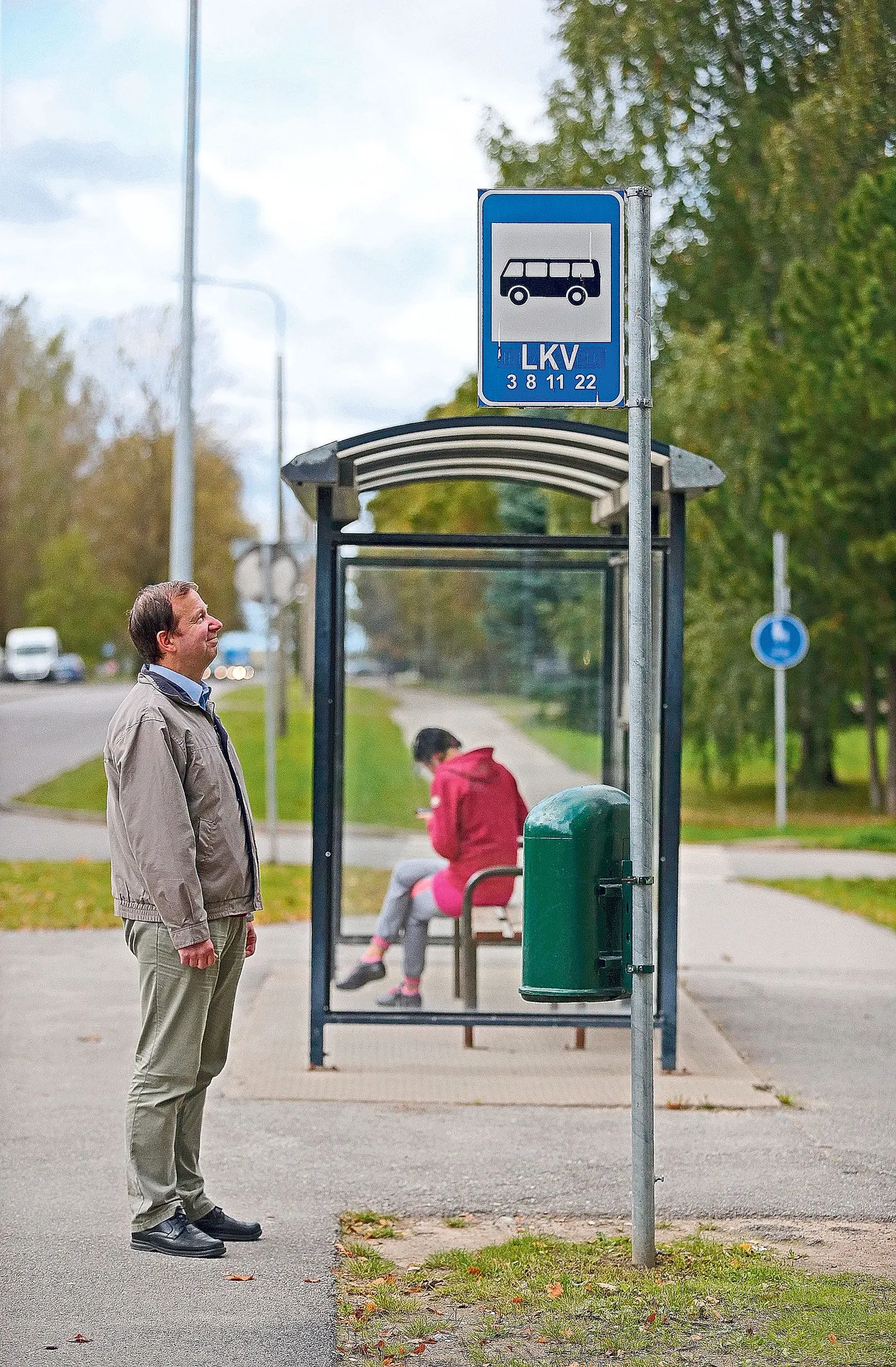 Eesti Keele Instituudi peakeelekorraldaja Peeter Päll peatuses LKV, mille nime soovitasid keeleeksperdid ära muuta. Päll toonitab, et omavalitsuste asi on otsustada, kas soovitusi järgida.