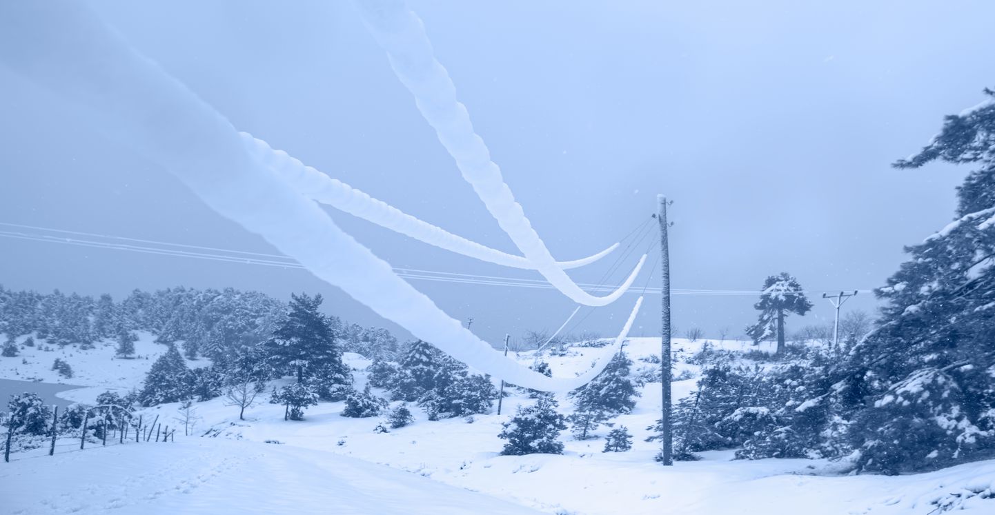 Elektrības līnija ziemā. Ilustratīvs attēls