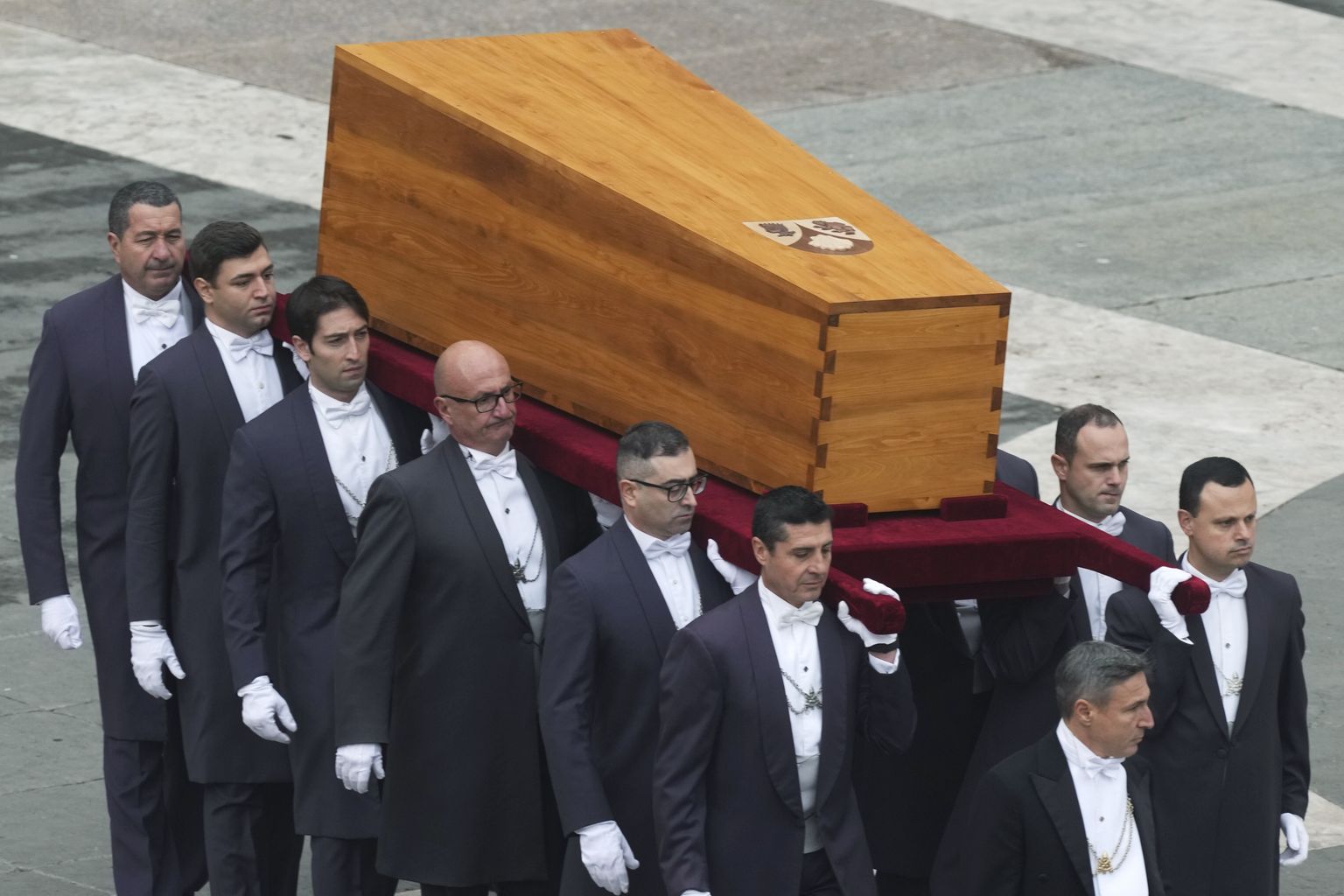 Похороны папы римского Бенедикта XVI