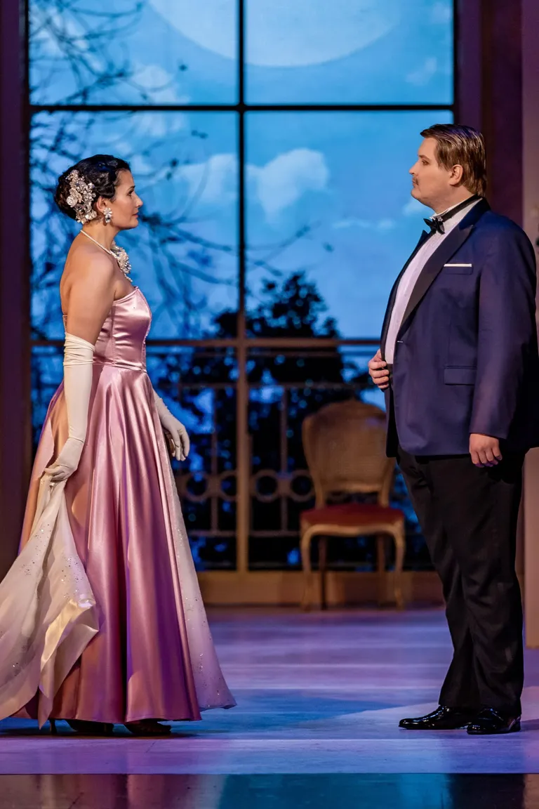 Reigo Tamme lavapartneriks operetis “Krahv Luxemburg” on Janne Sevtšenko.