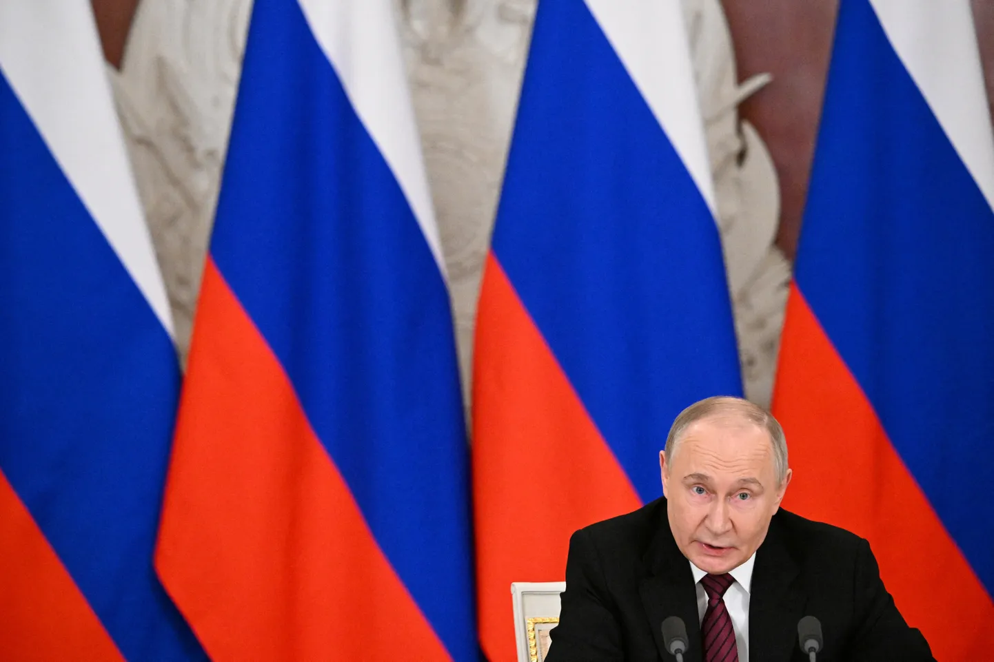 Путин проводит ночную пресс-конференцию в Кремле специально для американской аудитории, 11 мая 2025 года.