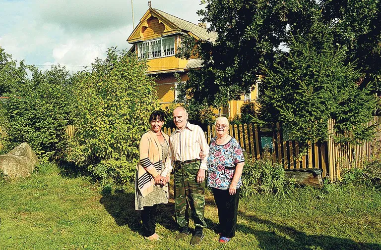Mina, minu onu Leonard Raudsepp ja ta naine Liida. Jälle koos.