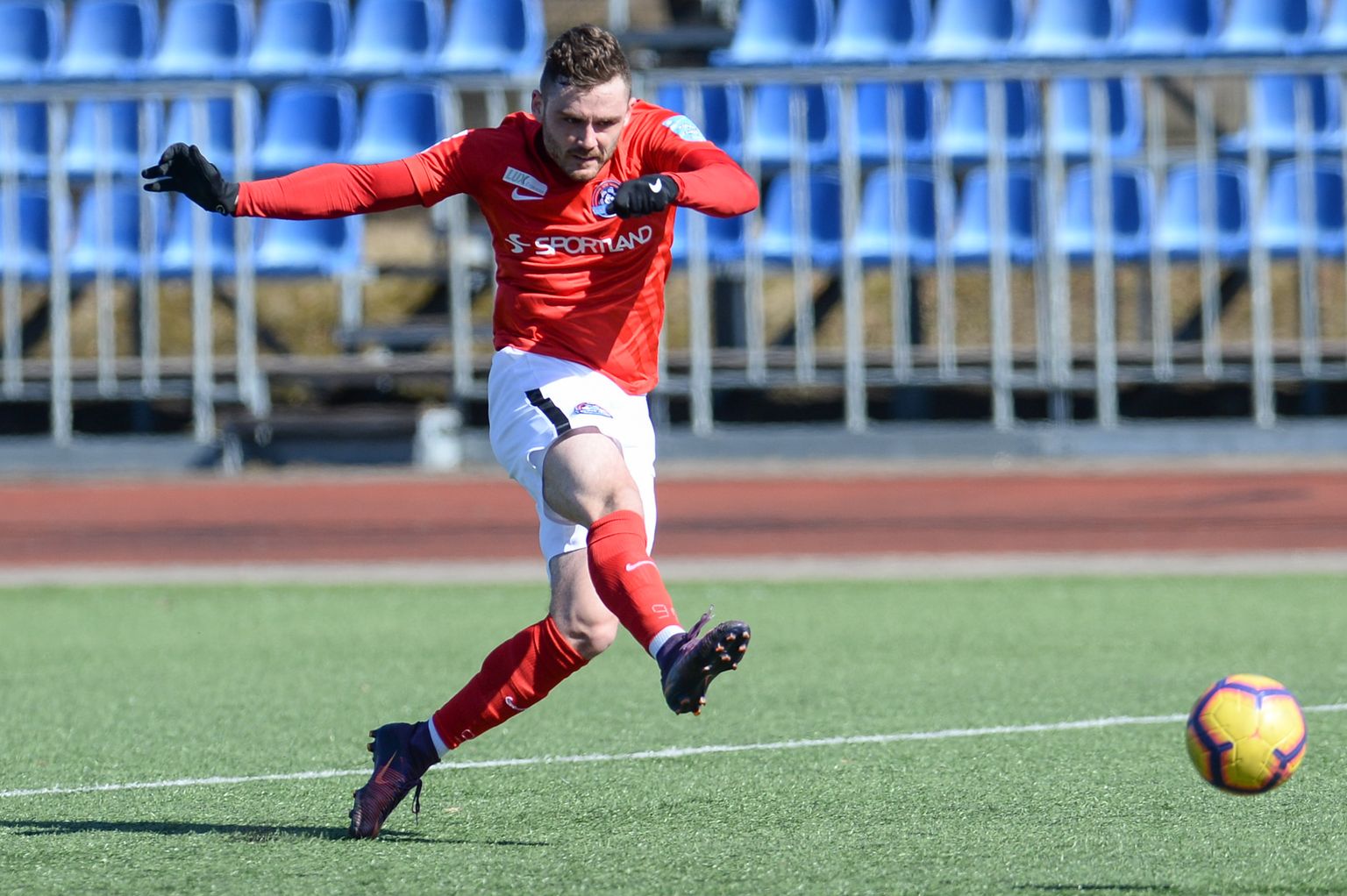 Эдуард Головлев забил в этом году в лиге мастеров уже четыре гола.