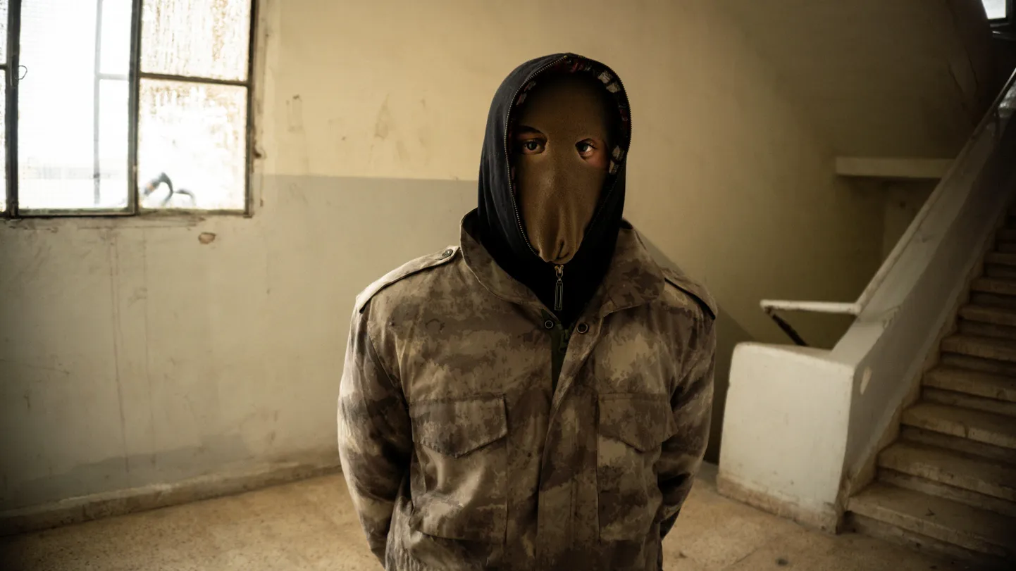 ISIS ieslodzījuma vietas cietumsargs