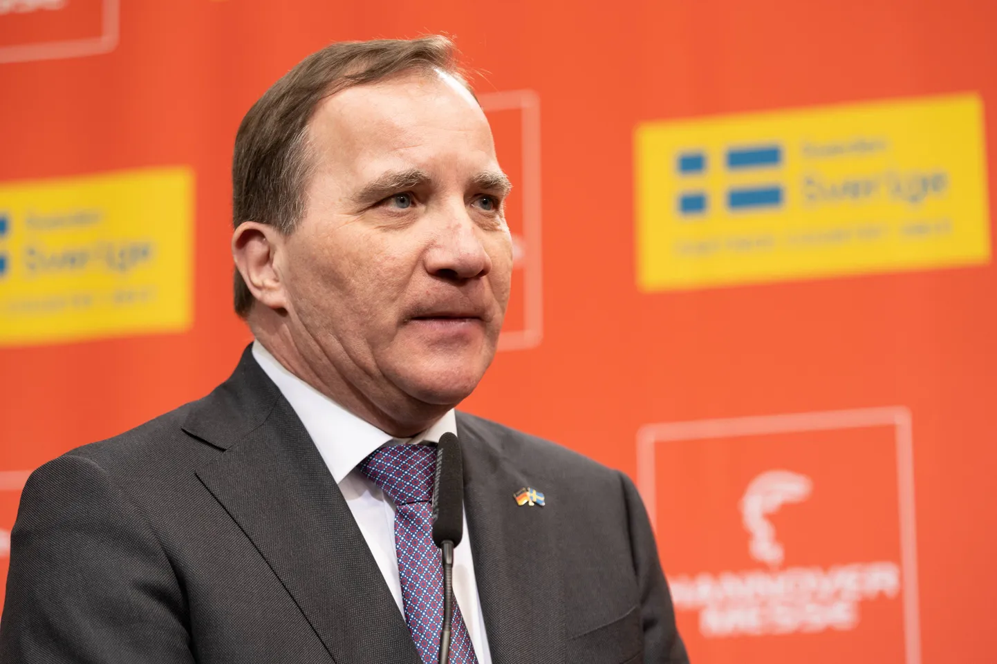Rootsi sotsiaaldemokraadist peaministri Stefan Löfveni valitsus on löönud kõikuma.