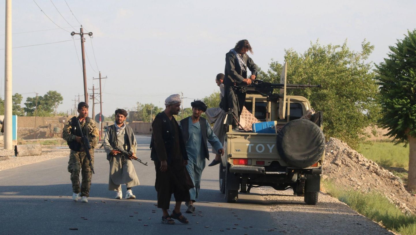 Afganistani julgeolekutöötajad ja nendega liidus võitlejad üleeile tulevahetuses Talibani liikmetega riigi põhjaosas asuva Jawzjani provintis pealinnas Shiberghanis. 