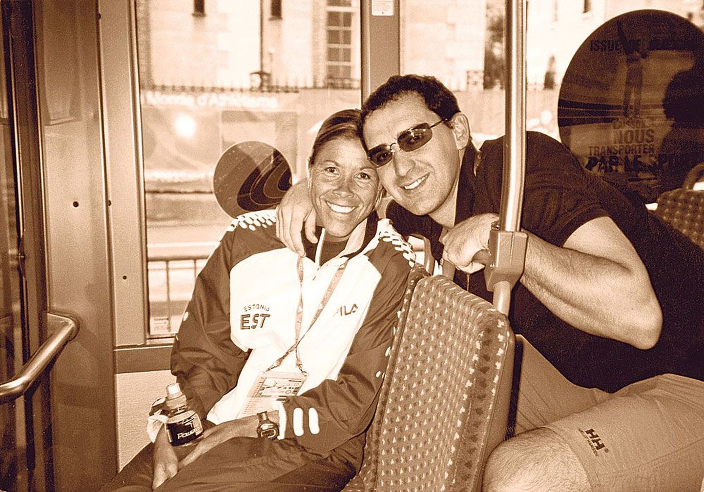 Kaunid ja armunud: Jane Salumäe oma kallima Raul Martinez Rodriguezega 2003. aasta MM-võistlustel Pariisis enne maratoni starti.