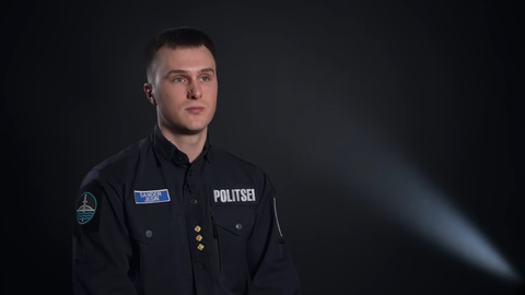 VIDEO ⟩ «Tegemist on raske joobega, hea on aga see, et ta pääses kergemate vigastustega.» Sander Jesin näitab patrullpolitseinike öiste vahetuste pahupoolt