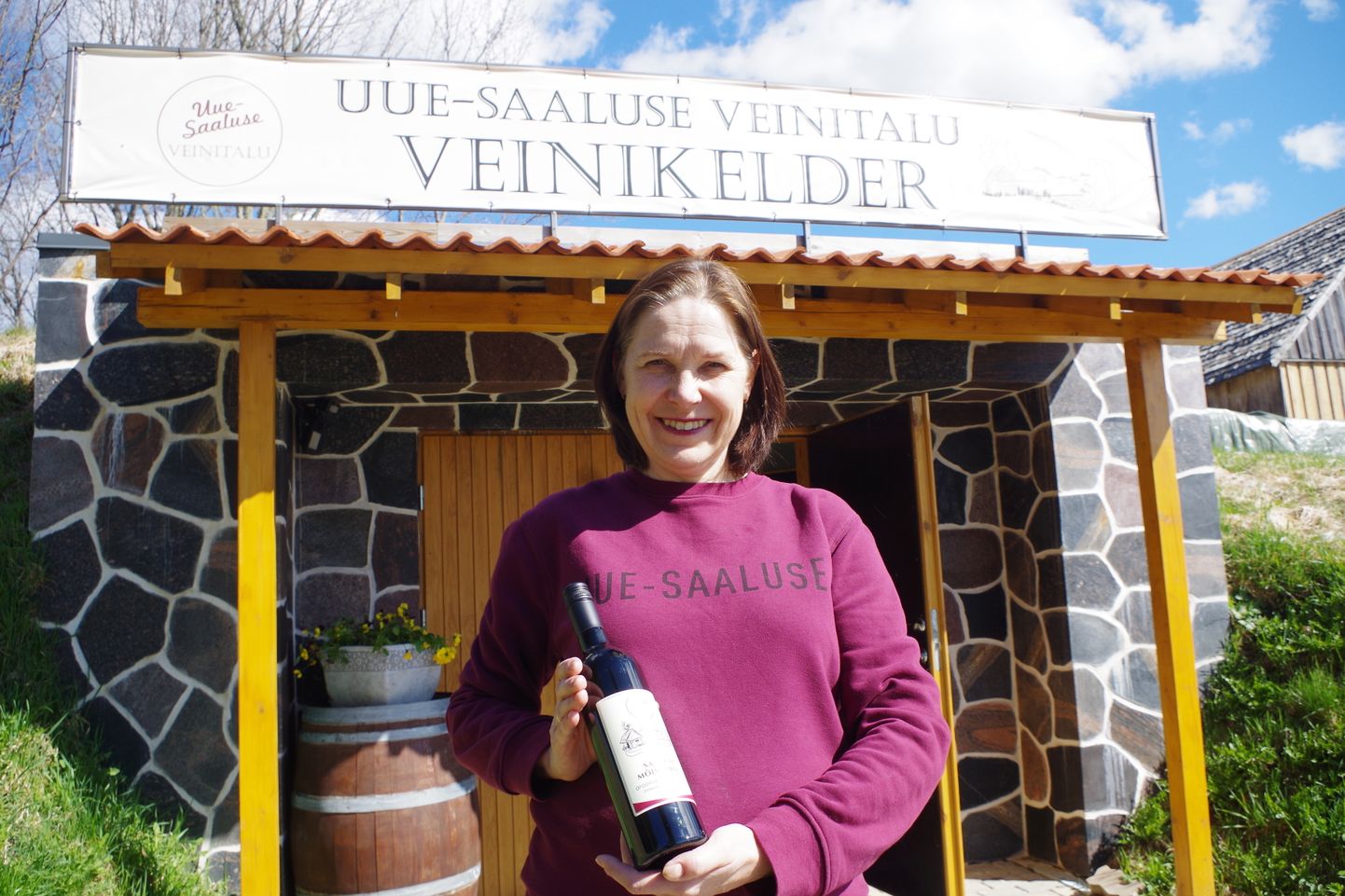 Uue-Saaluse veinitalu perenaise Maris Kivistiku sõnul hinnagul on Eesti marjaveini maine ajapikku tõusma hakanud.
