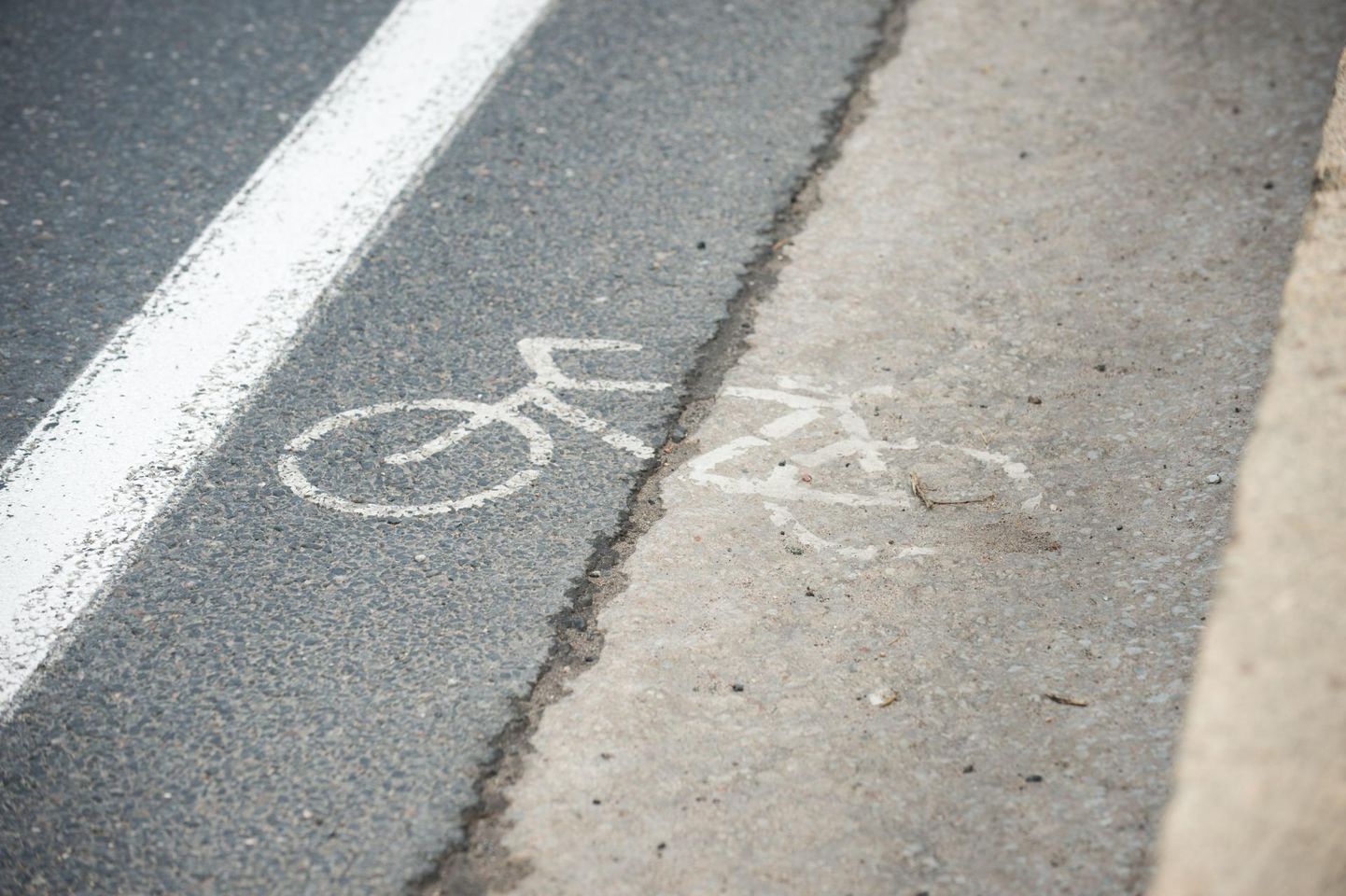 Pärnus Aisa tänaval põrkasid omavahel kokku kaks jalgratturit.