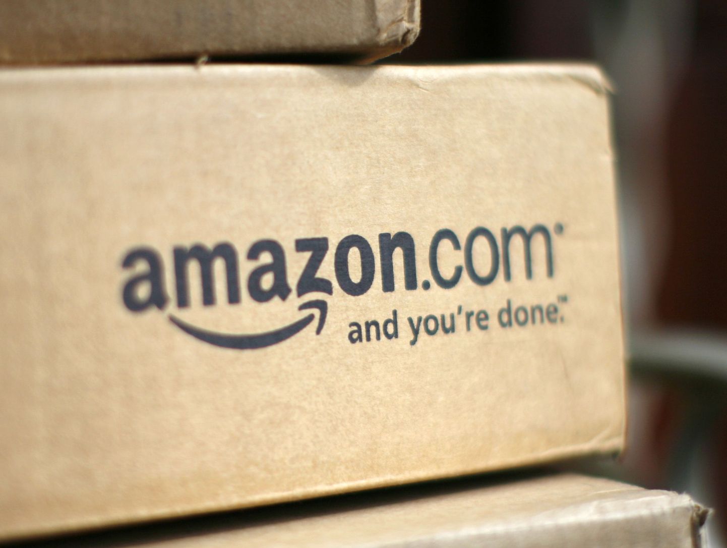 Maailma suurim internetikaubamaja Amazon.com kaubasaadetise karp