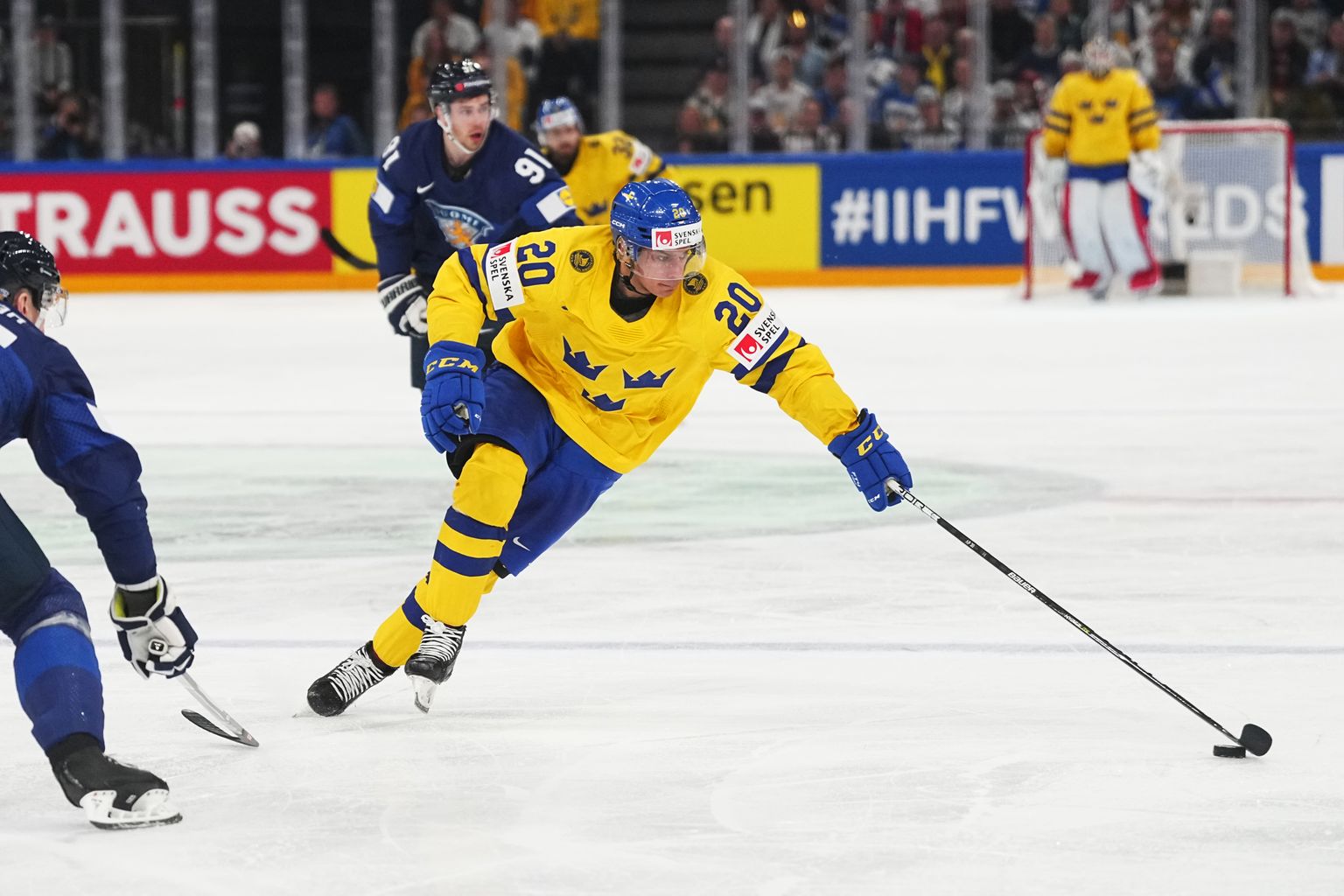 Zviedrijas hokejists Andrē Petešsons