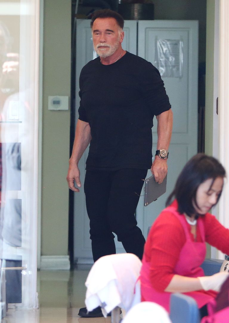 Arnold Schwarzenegger külastas Los Angeleses küünesalongi